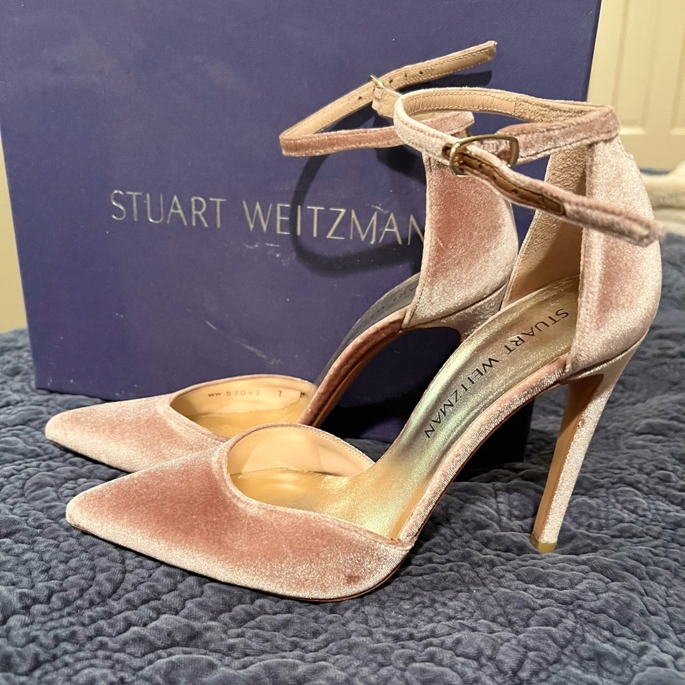 NEW Stuart Weitzman heel. Rose Champagne color. Perfect nude like heel.